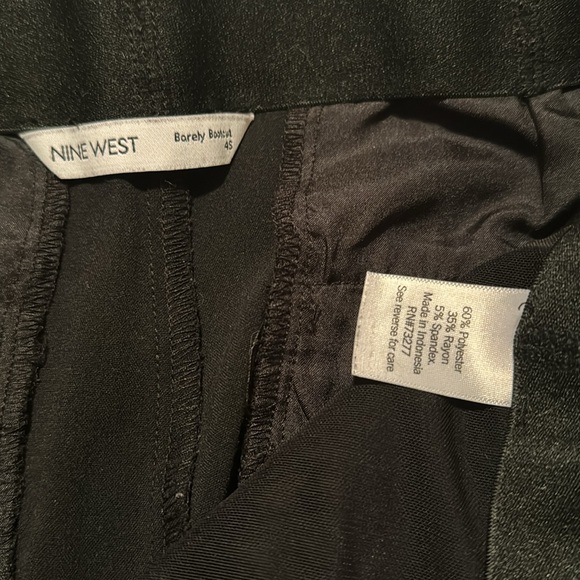 Nine West black dress pants barely bootcut size 4 short - Picture 3 of 5